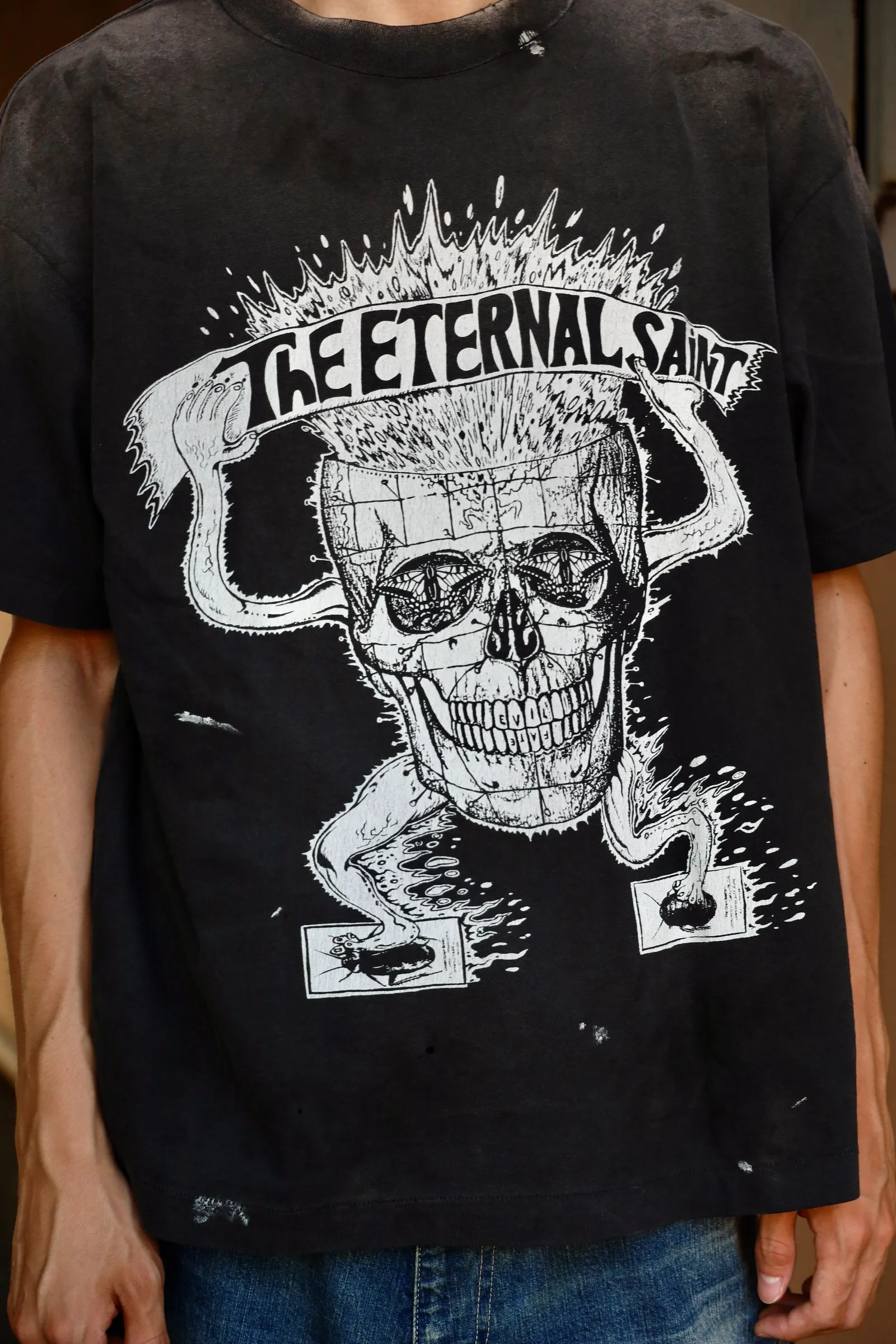 SAINT Mxxxxxx SS TEE/THE ETERNAL/BLK Latest Skeleton Beetle Distressed Sulfur Dyeing Retro Short Sleeves Washed Black S-XL Garment Dyeing Rewashed for Distressed Horse Replacement Faded Top Printing Technology Simulates Natural Distressed Style Really Correct Version Original Consistent Main Mark/Washed Mark/Angel Anti-Counterfeiting Mark